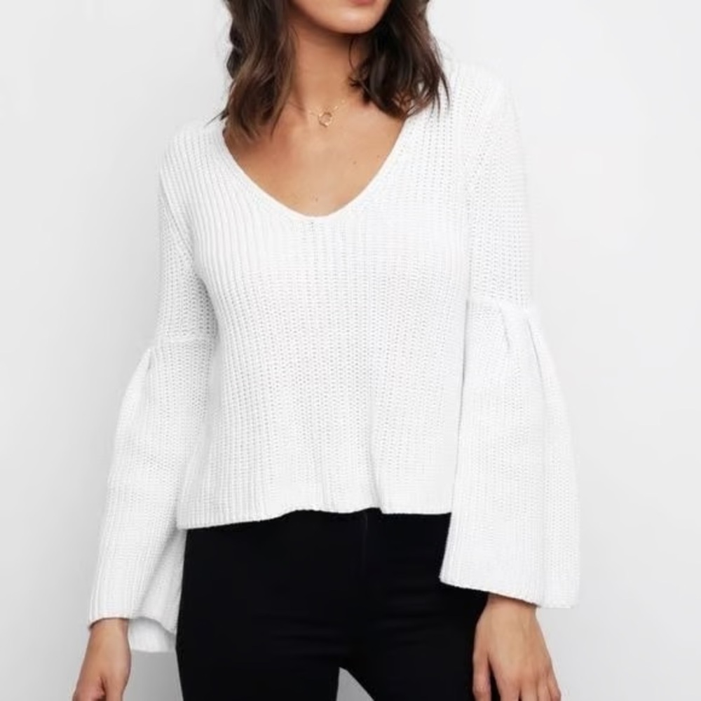 Elegant White V-Neck Sweater Size Small Style&Co